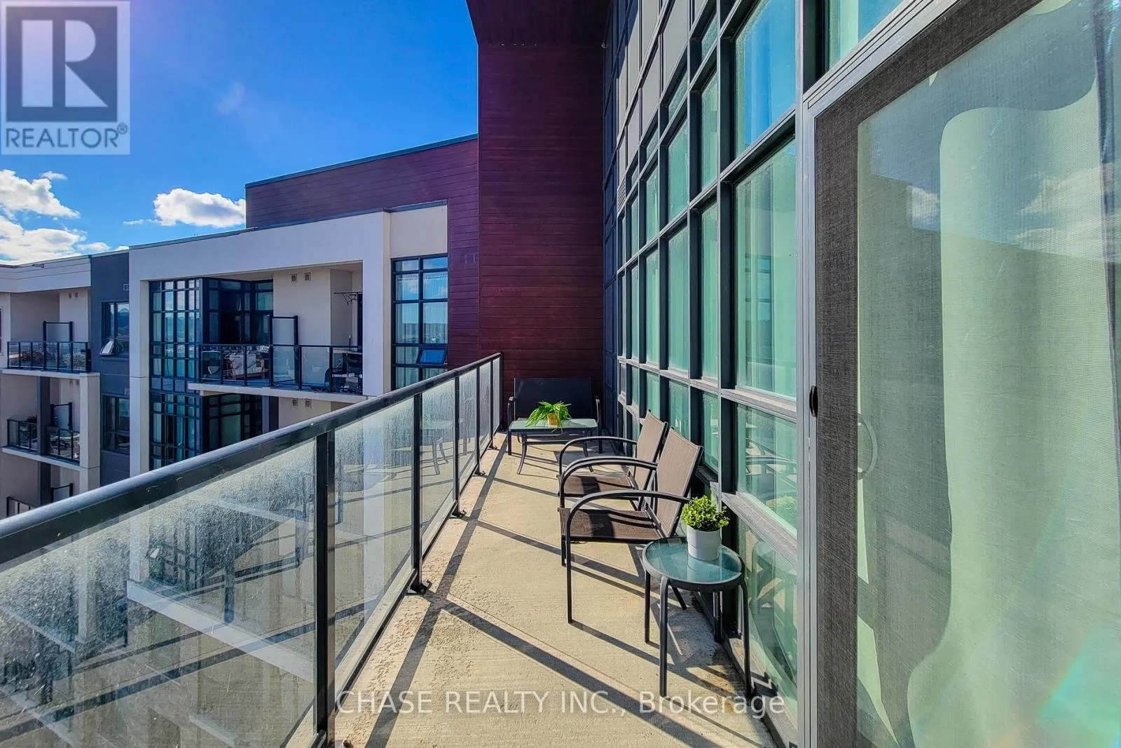 638 - 125 SHOREVIEW PLACE