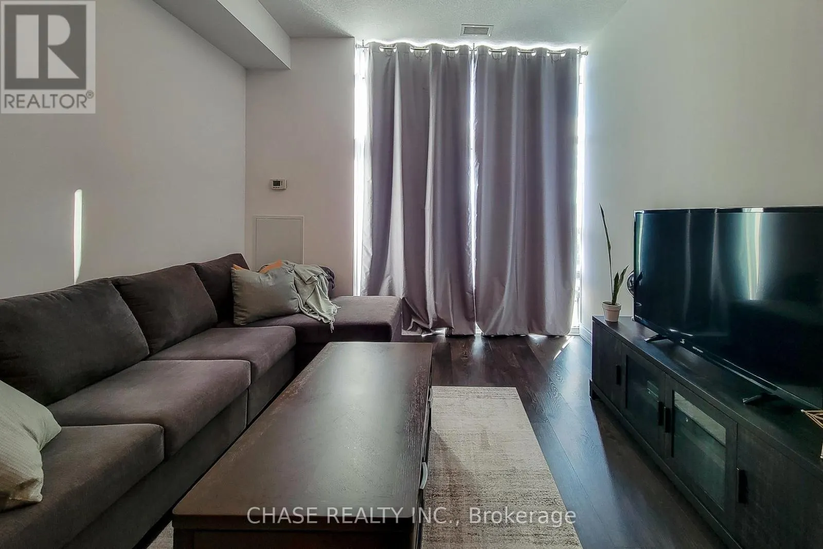 638 - 125 SHOREVIEW PLACE