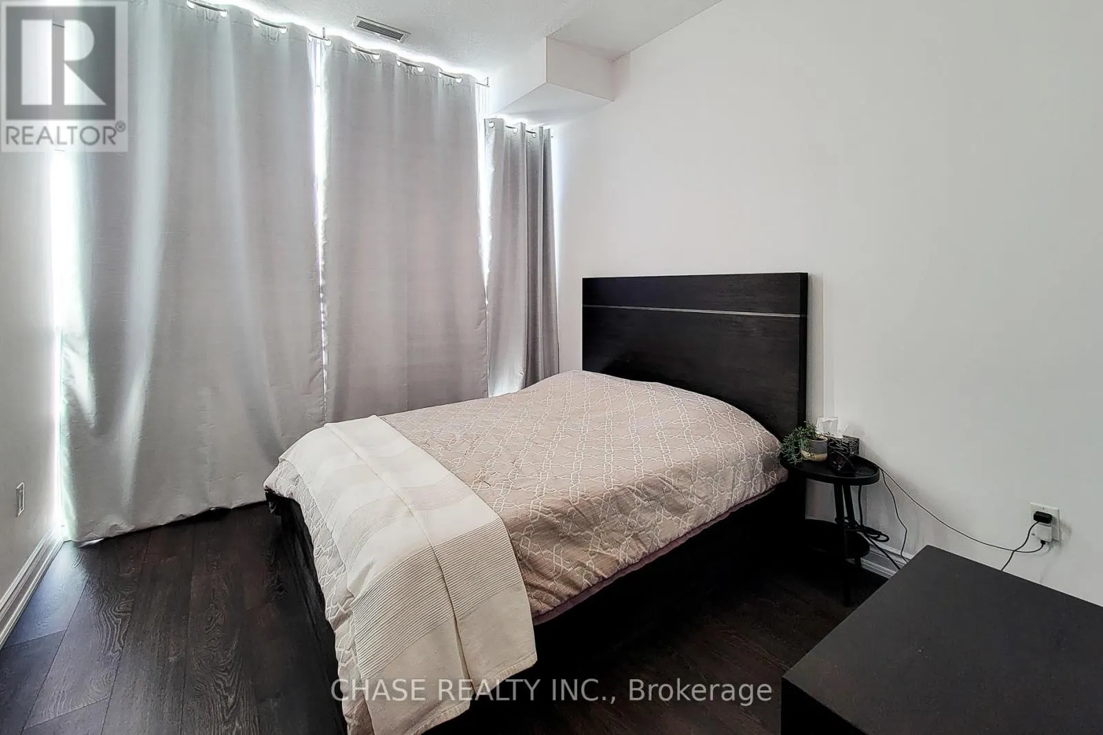 638 - 125 SHOREVIEW PLACE