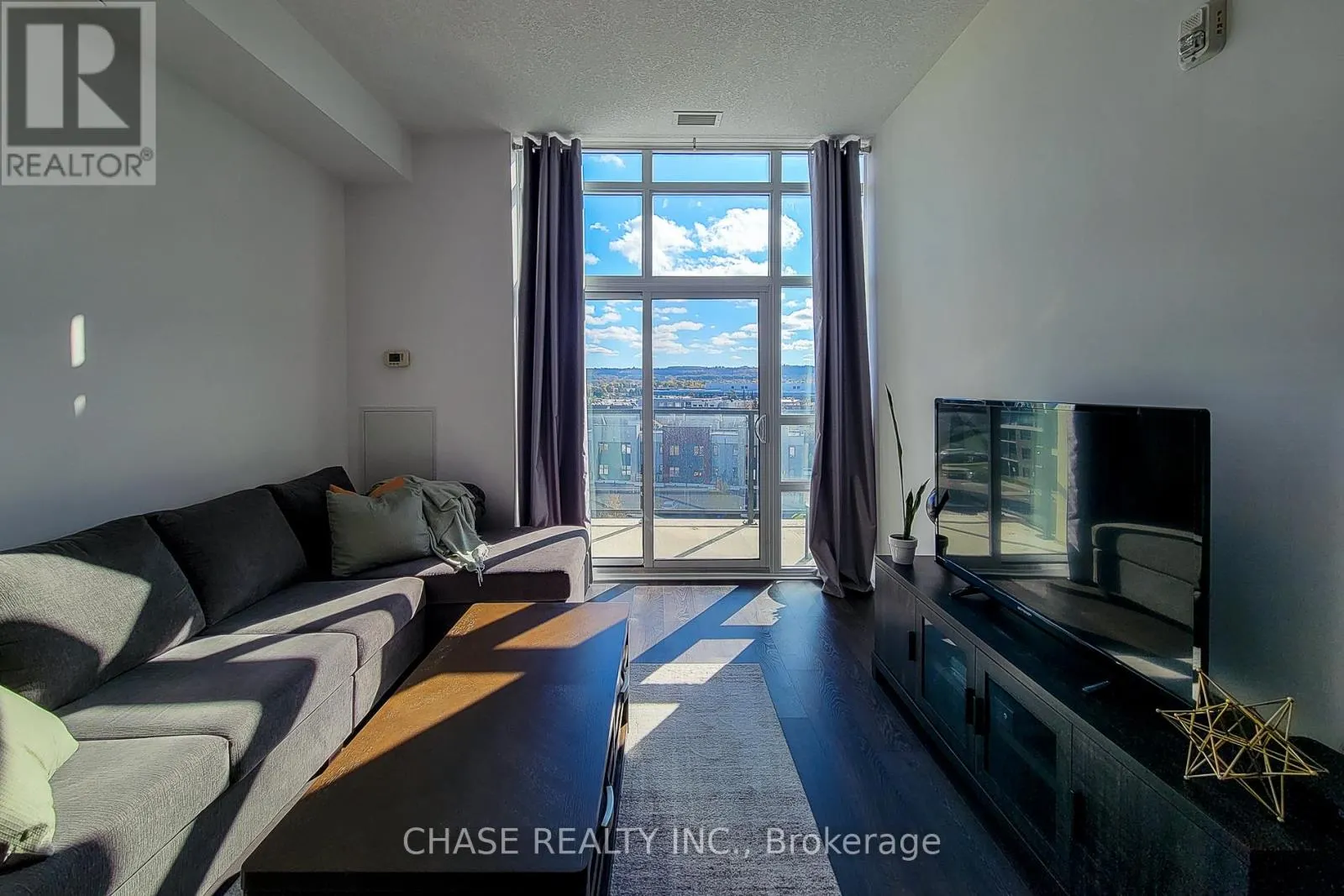 638 - 125 SHOREVIEW PLACE