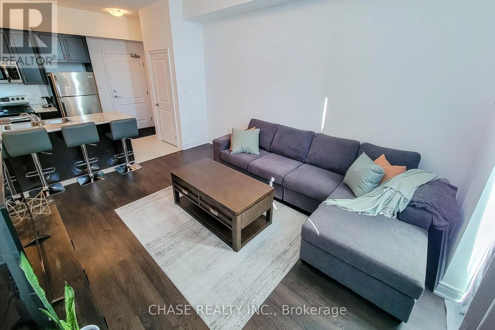 638 - 125 SHOREVIEW PLACE