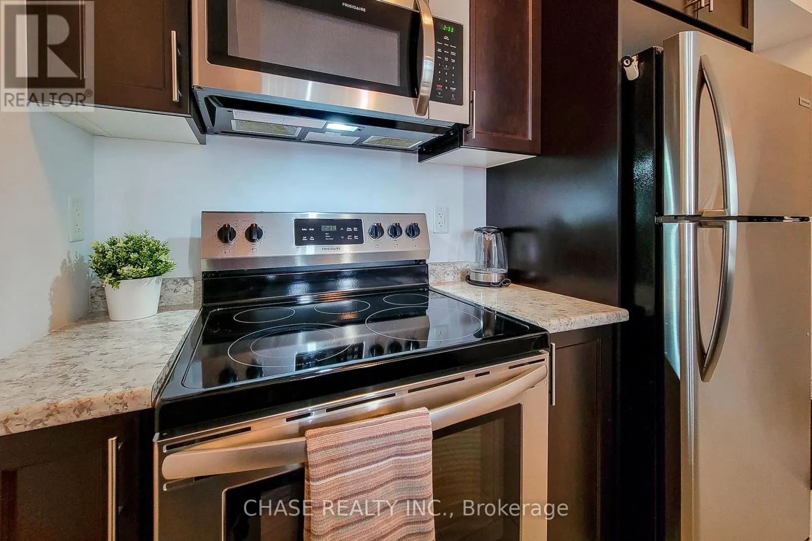 638 - 125 SHOREVIEW PLACE