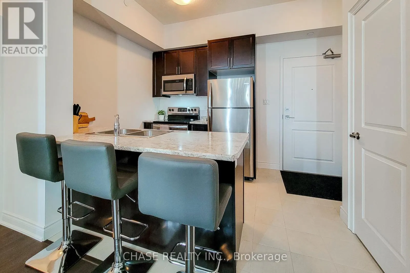 638 - 125 SHOREVIEW PLACE