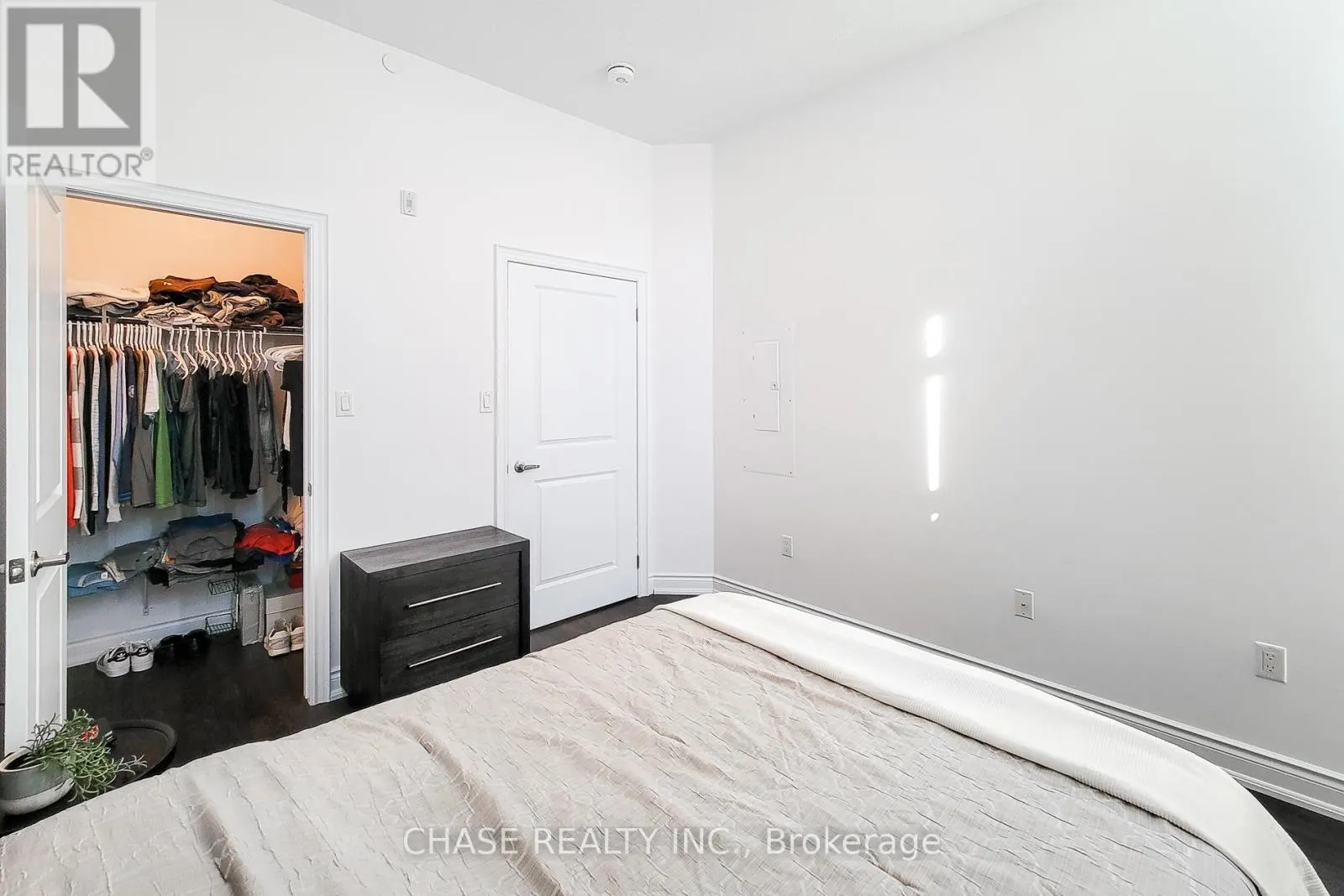 638 - 125 SHOREVIEW PLACE