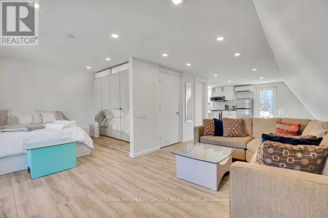 C - 149 CONCORD STREET W