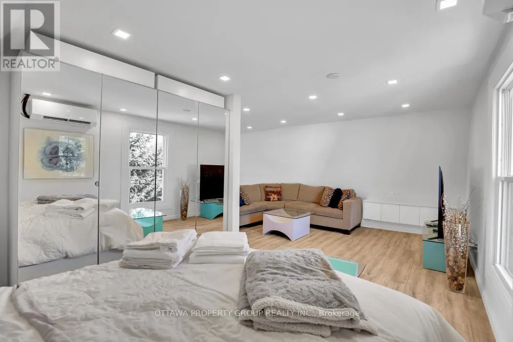 C - 149 CONCORD STREET W