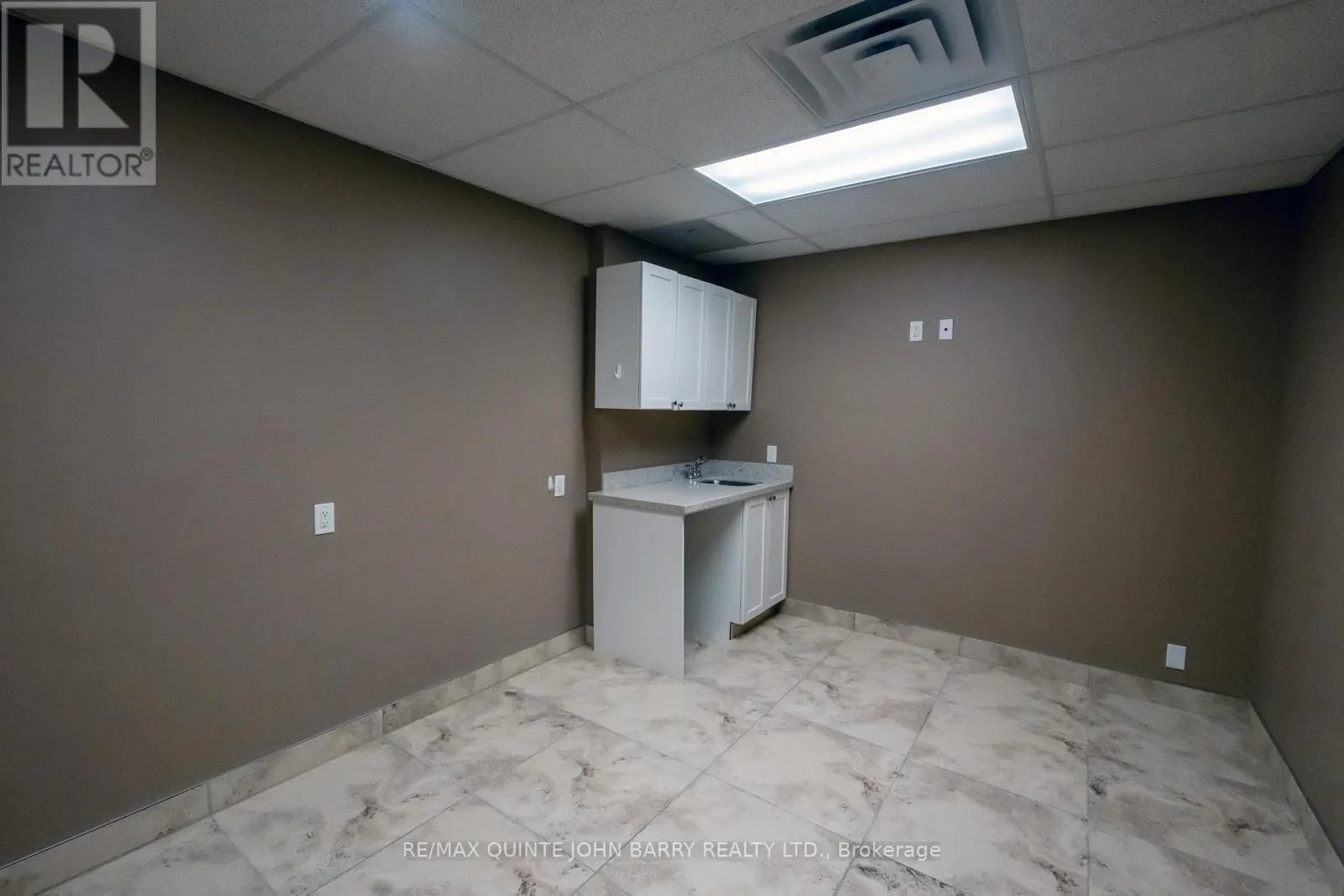 201 - 30 KING STREET, #201