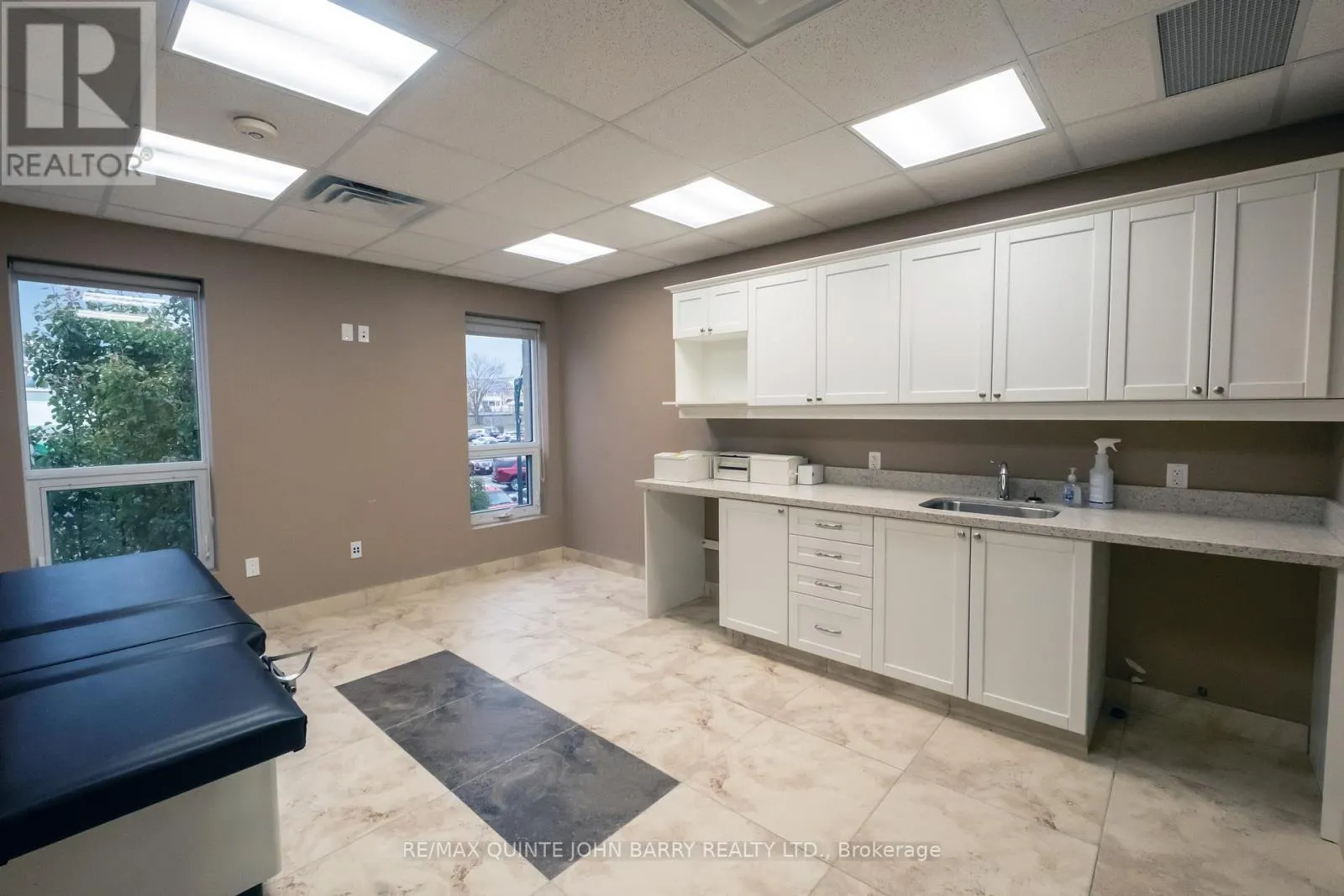 201 - 30 KING STREET, #201