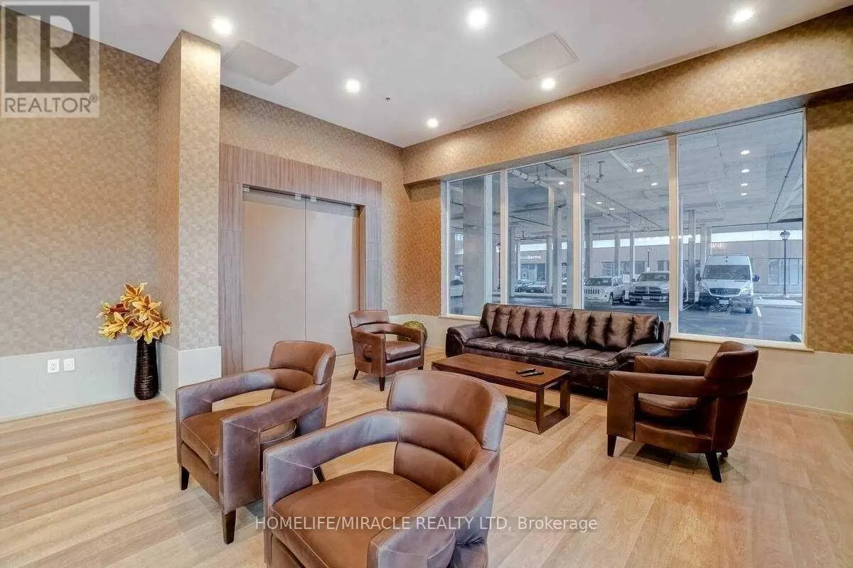 602 - 560 NORTH SERVICE ROAD