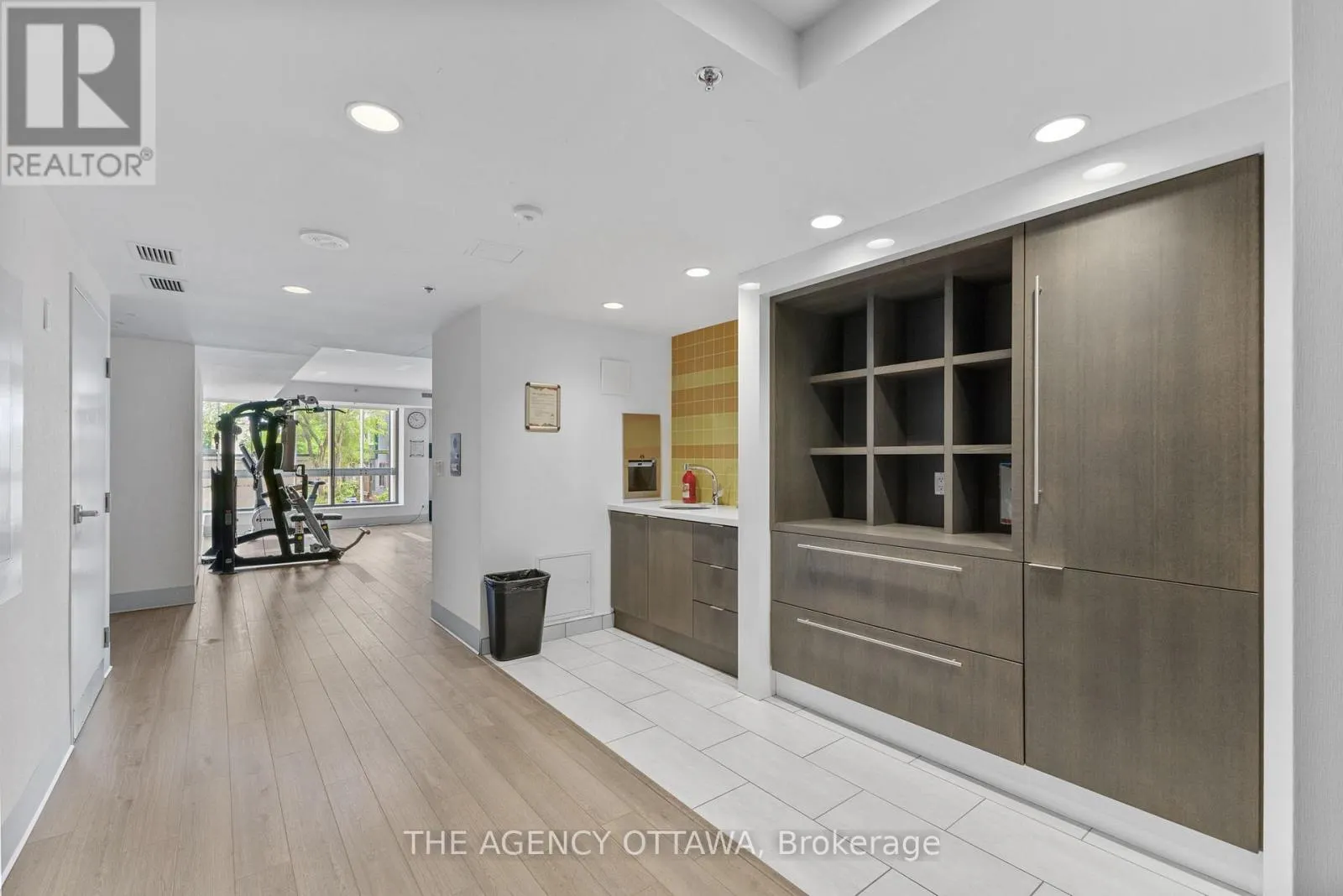 406 - 118 HOLMWOOD AVENUE