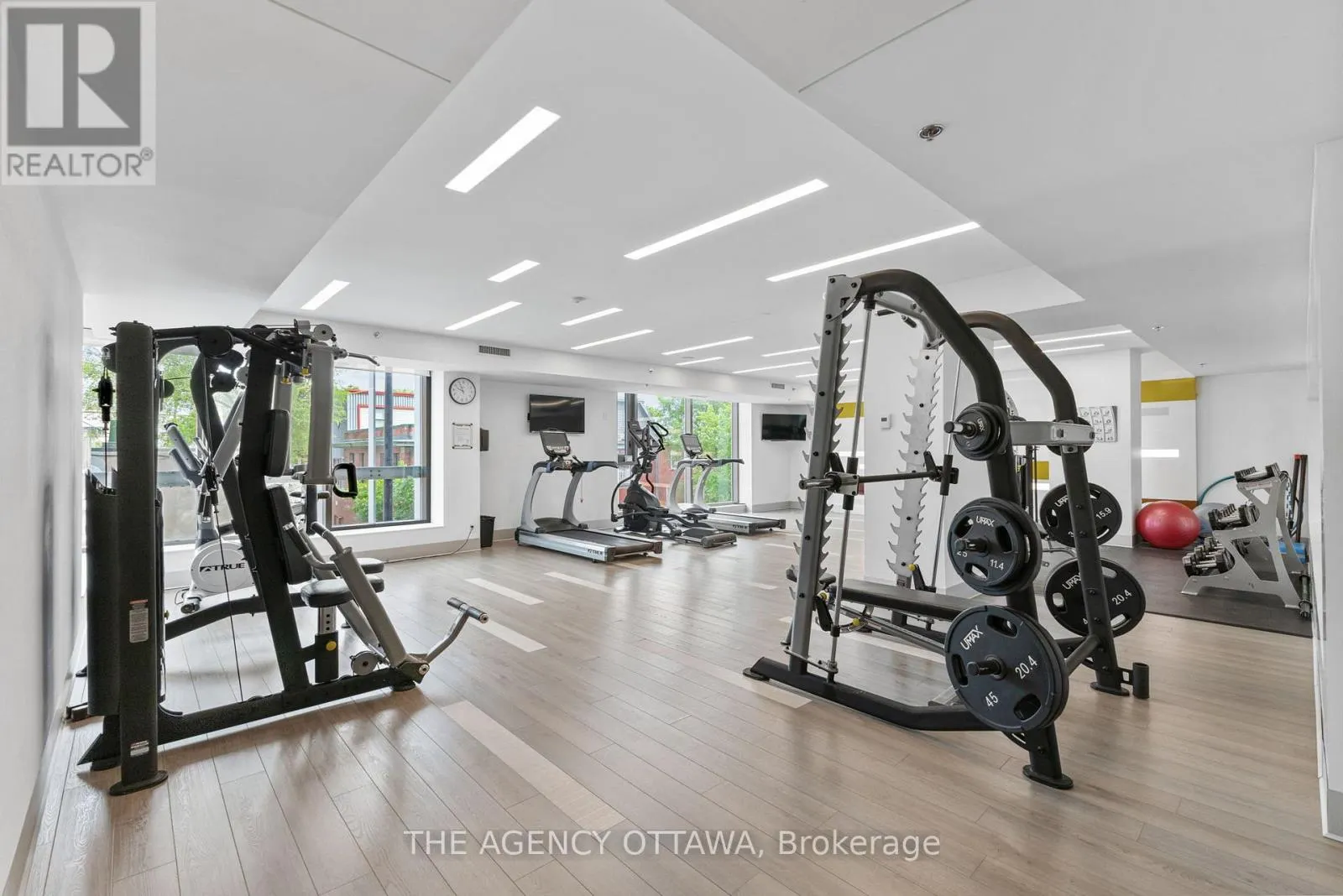 406 - 118 HOLMWOOD AVENUE