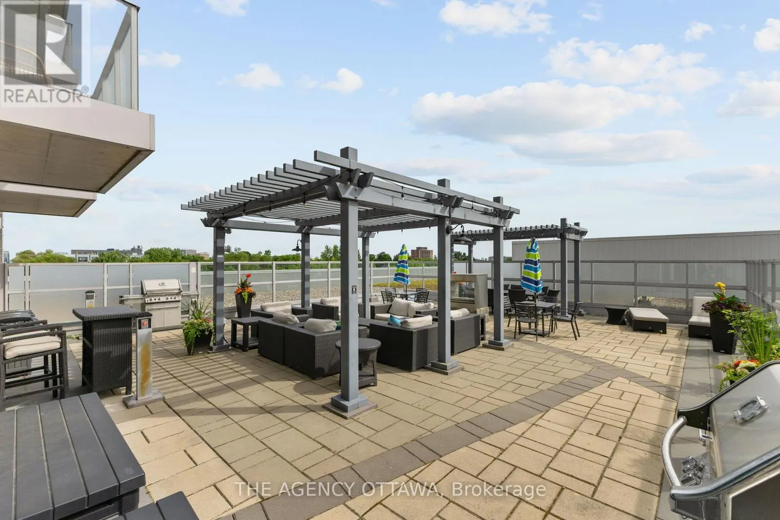 406 - 118 HOLMWOOD AVENUE