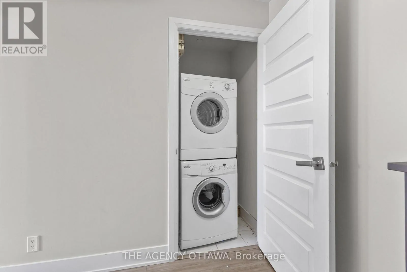 406 - 118 HOLMWOOD AVENUE