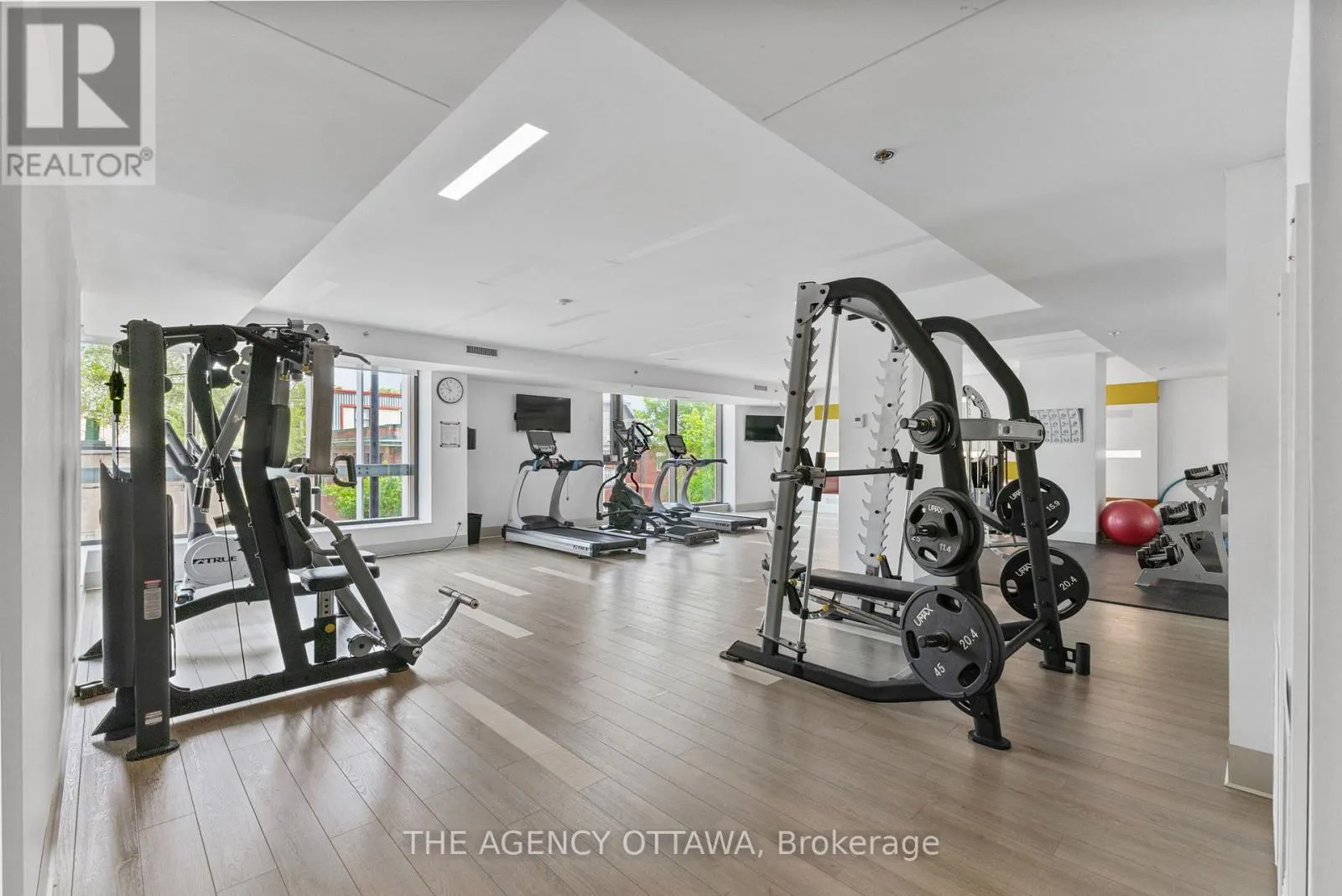 406 - 118 HOLMWOOD AVENUE