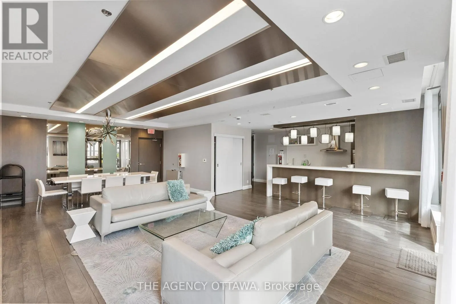 406 - 118 HOLMWOOD AVENUE