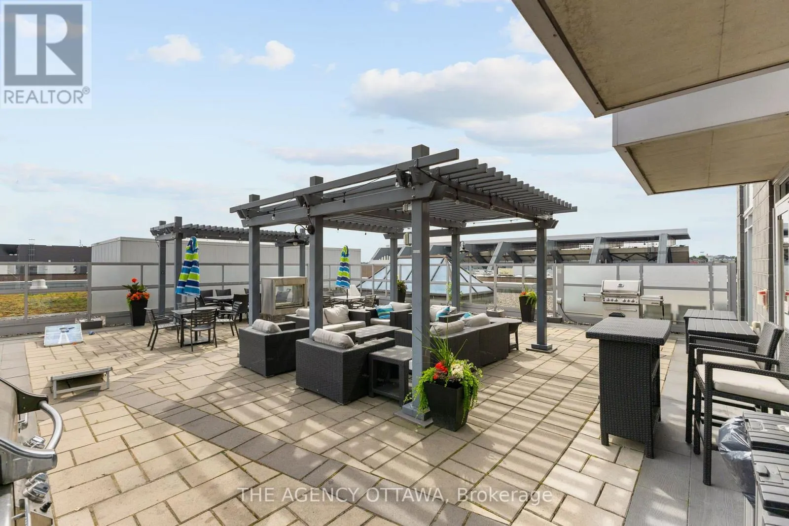 406 - 118 HOLMWOOD AVENUE