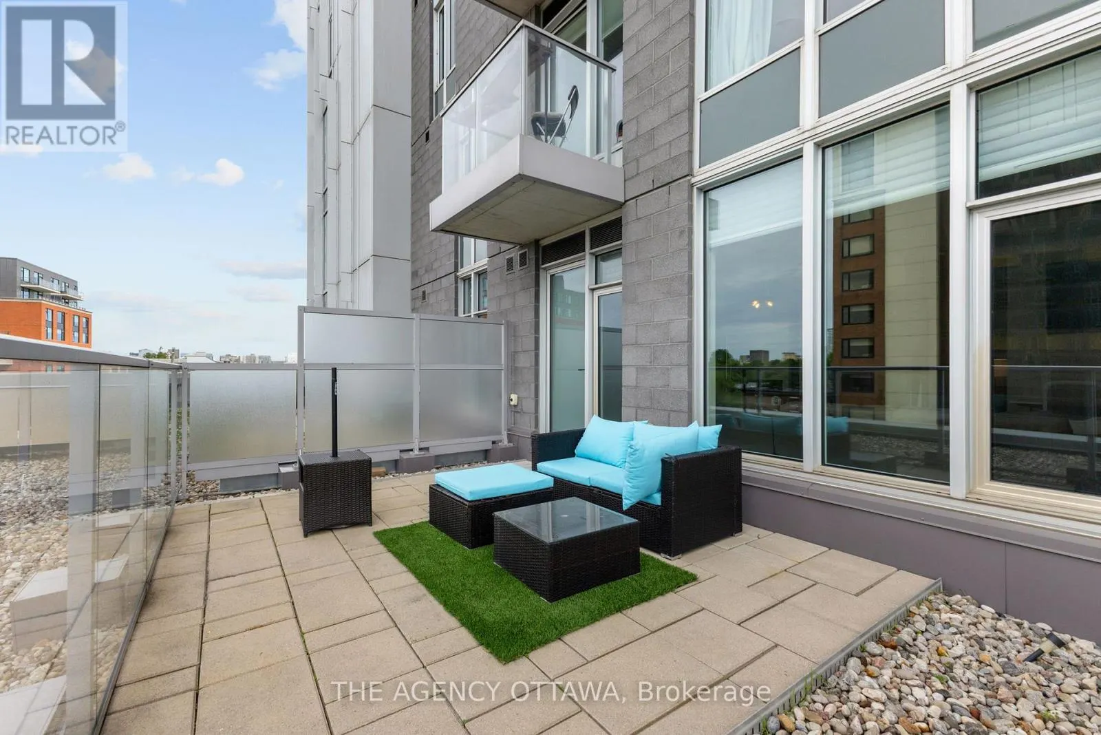 406 - 118 HOLMWOOD AVENUE