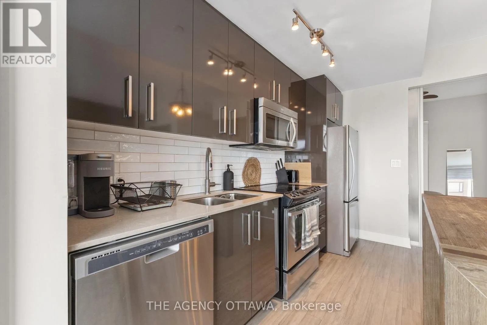 406 - 118 HOLMWOOD AVENUE