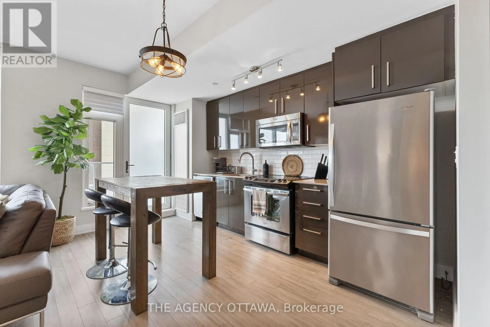 406 - 118 HOLMWOOD AVENUE