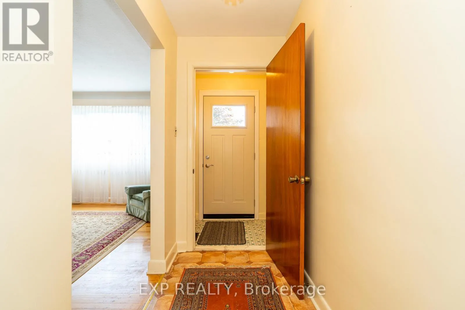 1008 RIDDELL AVENUE S