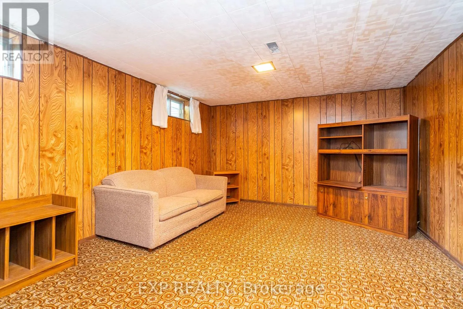 1008 RIDDELL AVENUE S