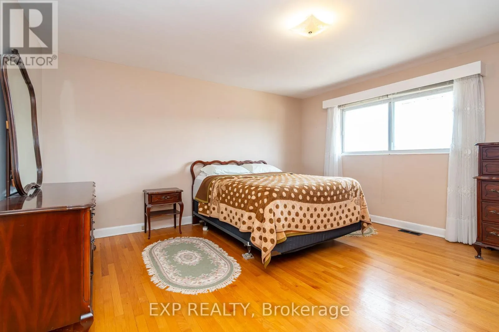 1008 RIDDELL AVENUE S