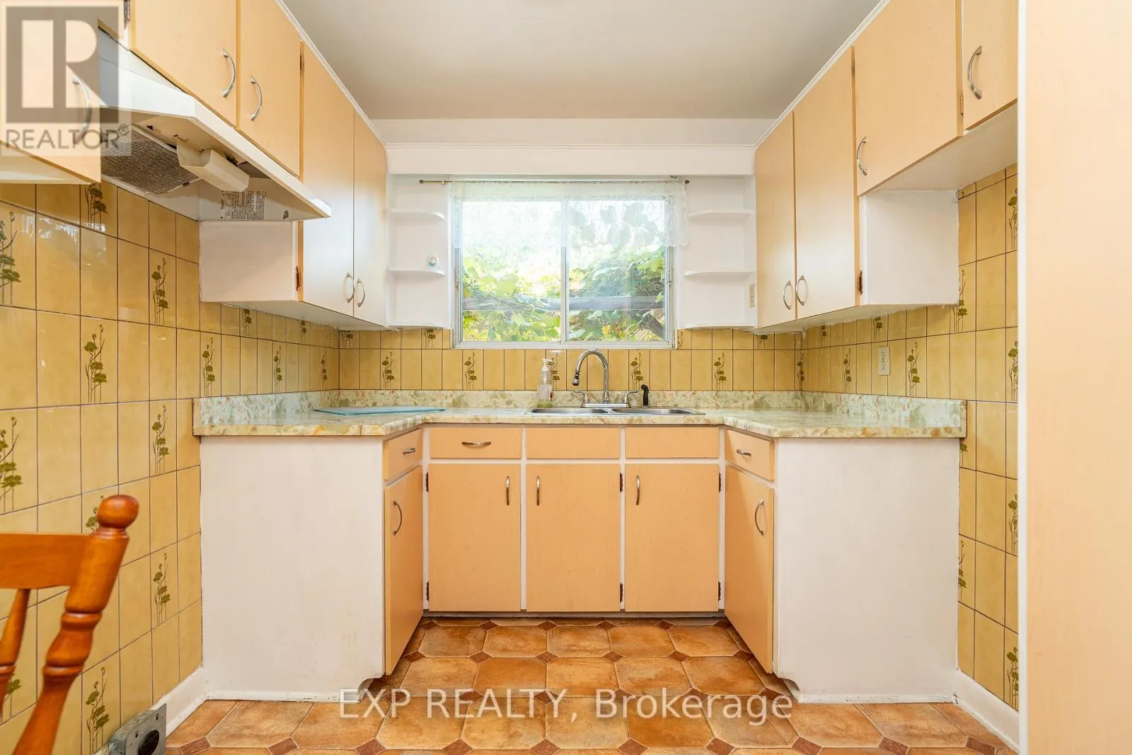 1008 RIDDELL AVENUE S