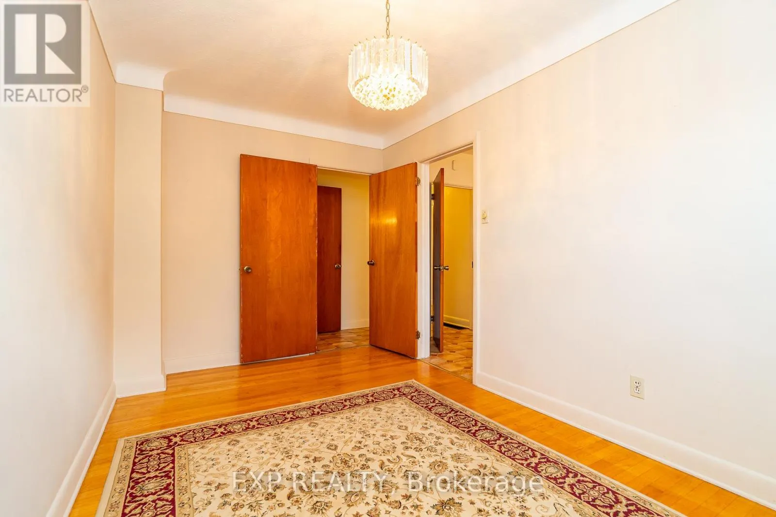 1008 RIDDELL AVENUE S