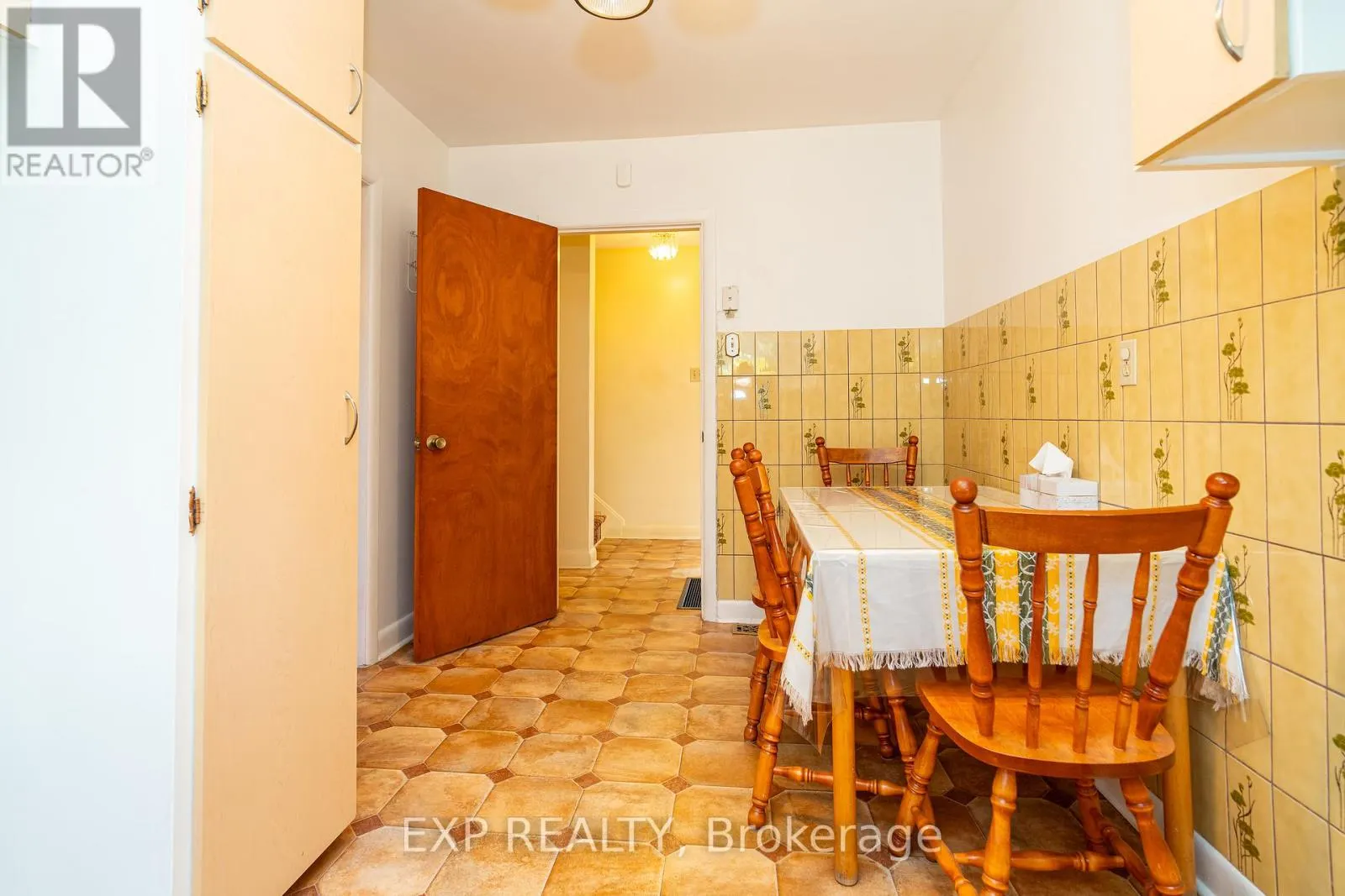 1008 RIDDELL AVENUE S