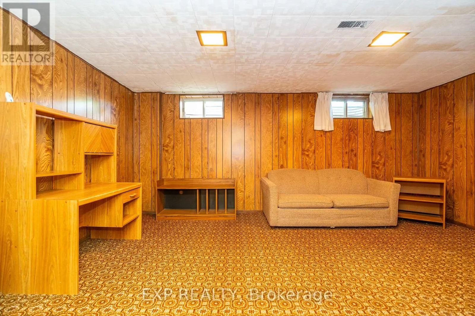 1008 RIDDELL AVENUE S