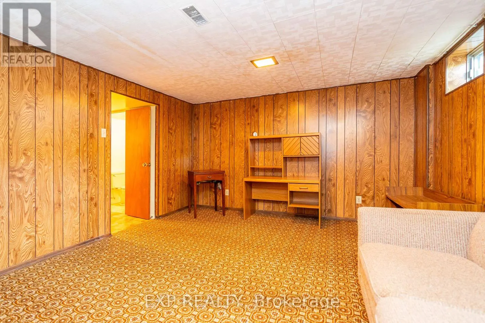 1008 RIDDELL AVENUE S