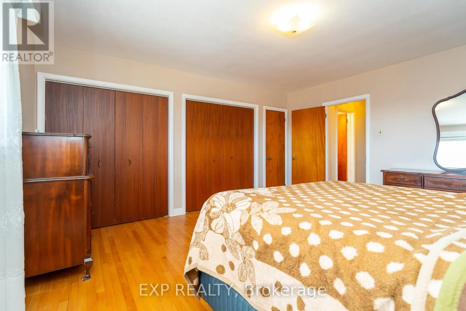 1008 RIDDELL AVENUE S