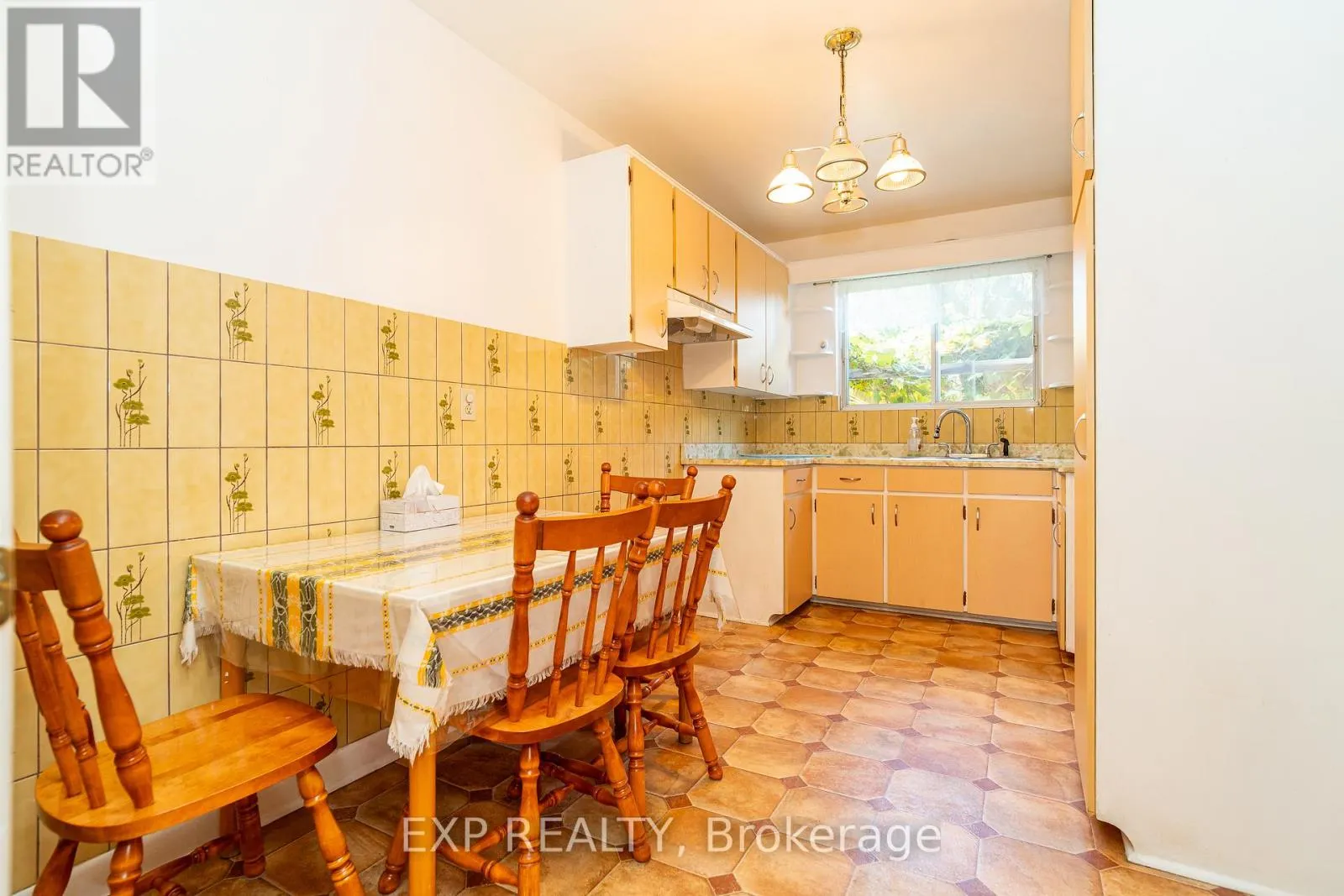 1008 RIDDELL AVENUE S