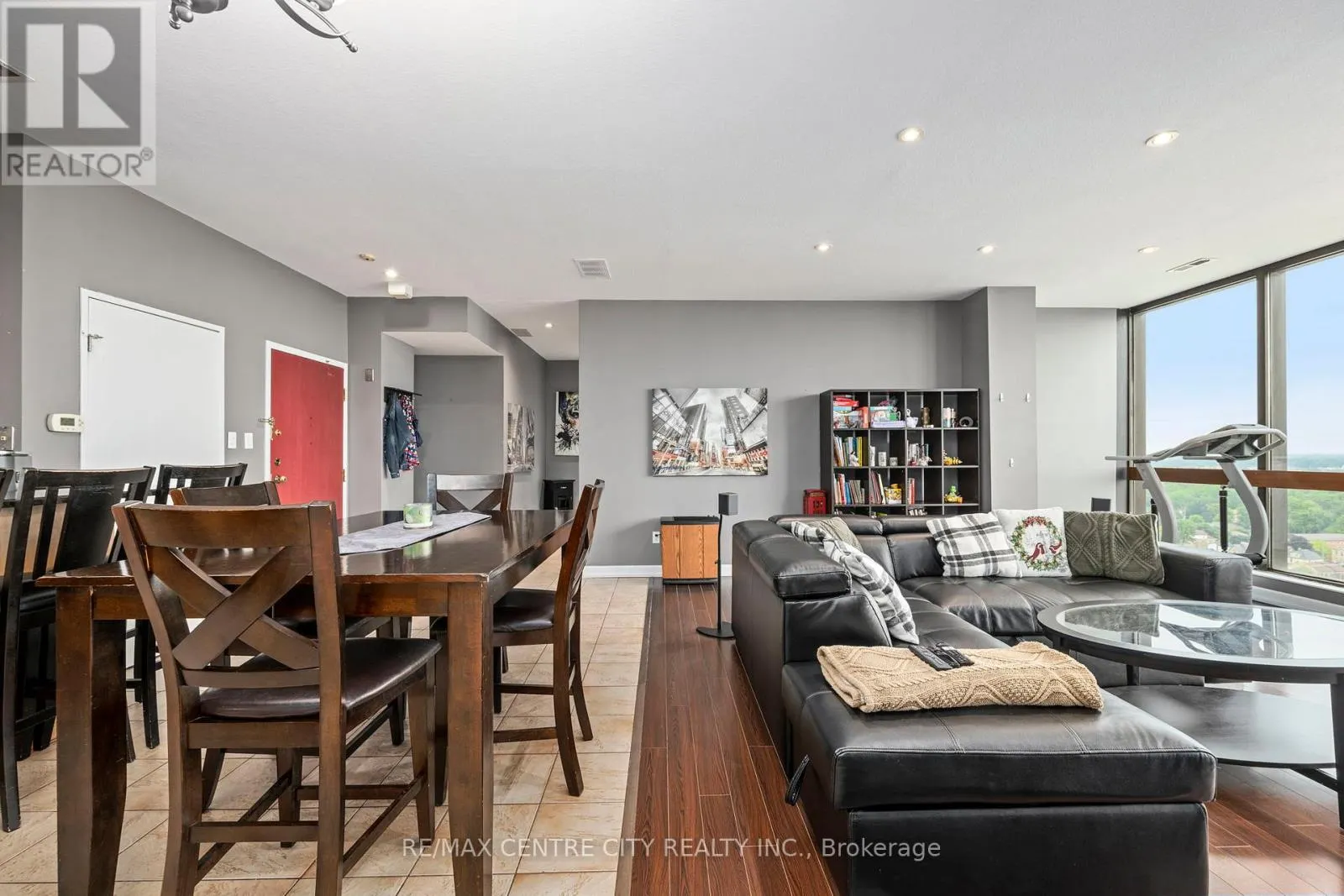 2108 - 389 DUNDAS STREET E, #2108