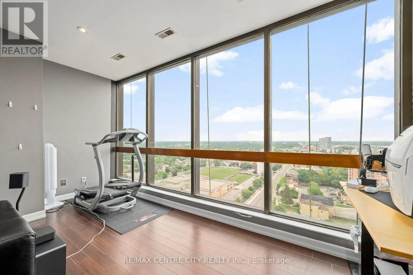 2108 - 389 DUNDAS STREET E, #2108