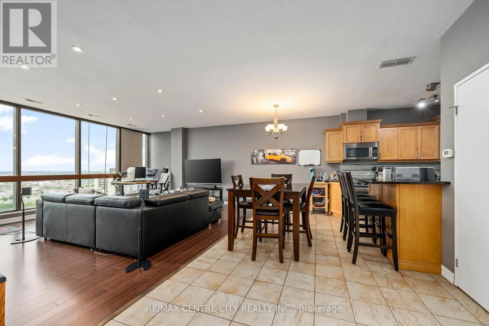 2108 - 389 DUNDAS STREET E, #2108