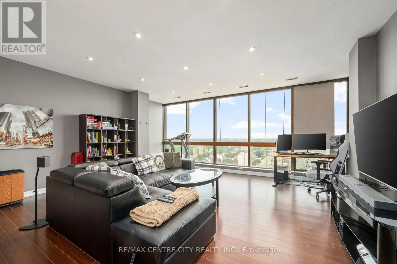 2108 - 389 DUNDAS STREET E, #2108