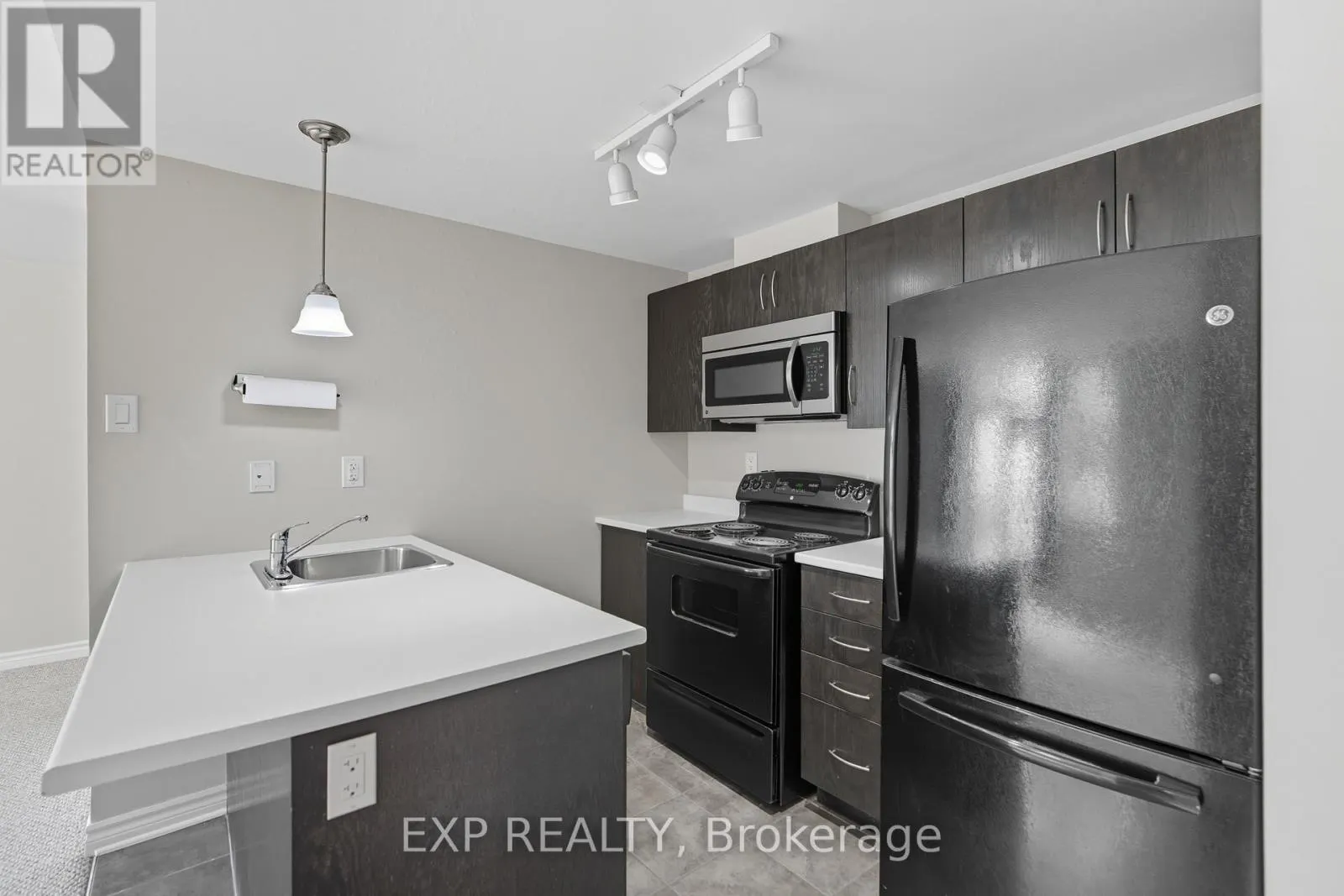 A - 330 EVEREST PRIVATE