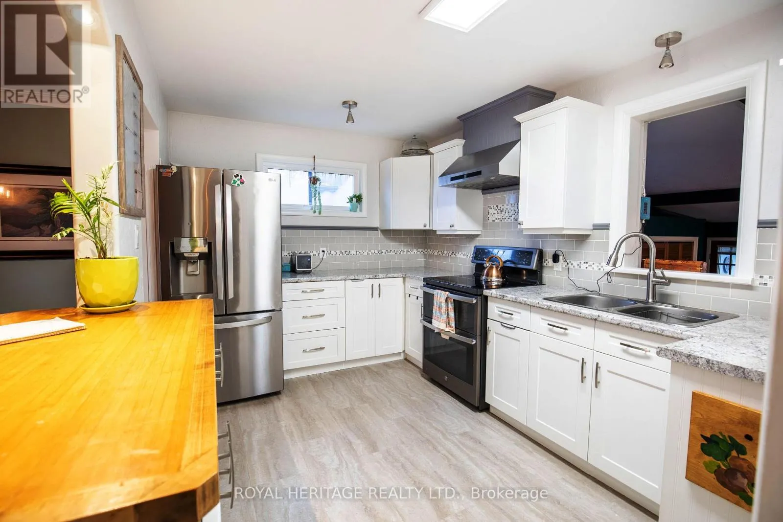 111 ADELAIDE STREET N