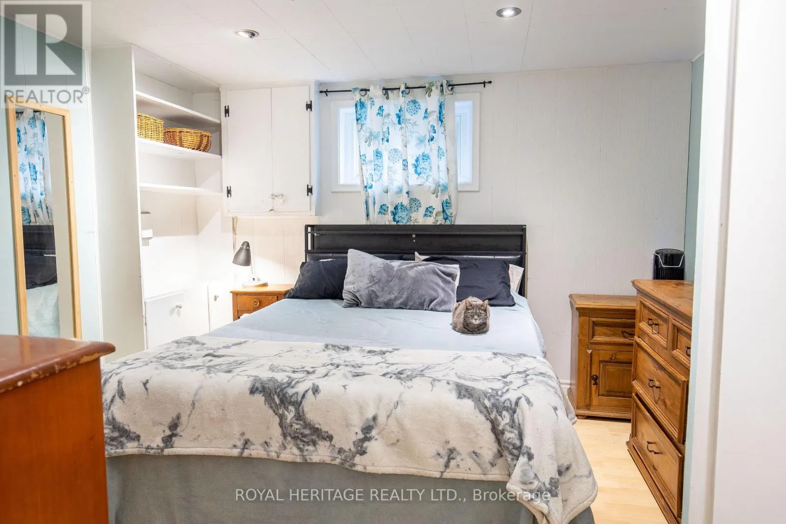 111 ADELAIDE STREET N