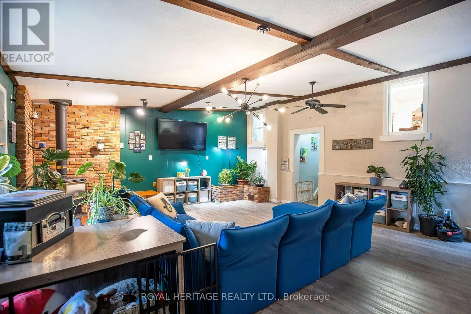 111 ADELAIDE STREET N