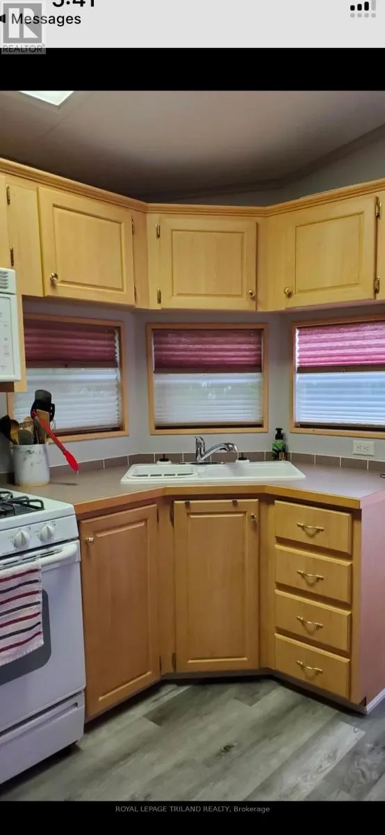 D36 - 4895 LAKESHORE ROAD, #D36