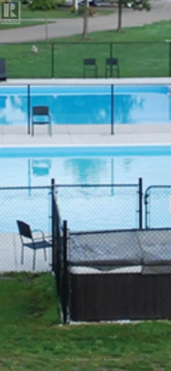 D36 - 4895 LAKESHORE ROAD, #D36