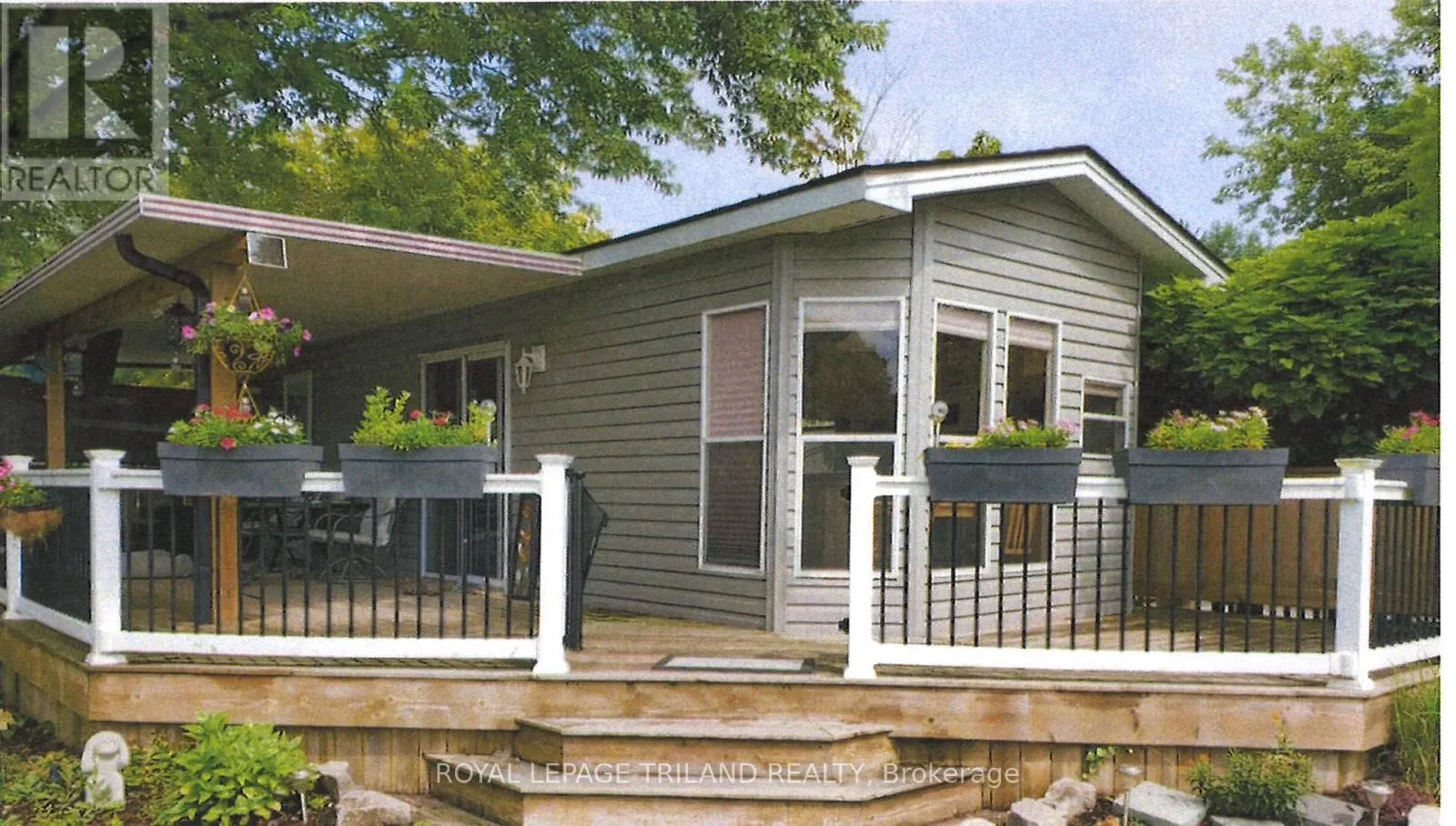 D36 - 4895 LAKESHORE ROAD, #D36