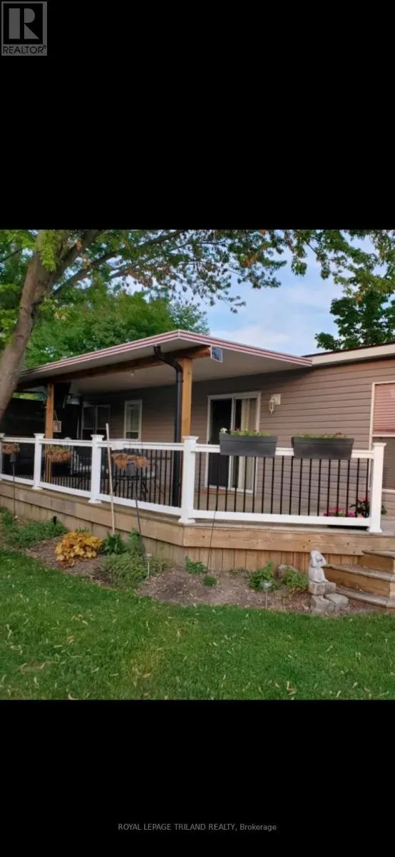 D36 - 4895 LAKESHORE ROAD, #D36