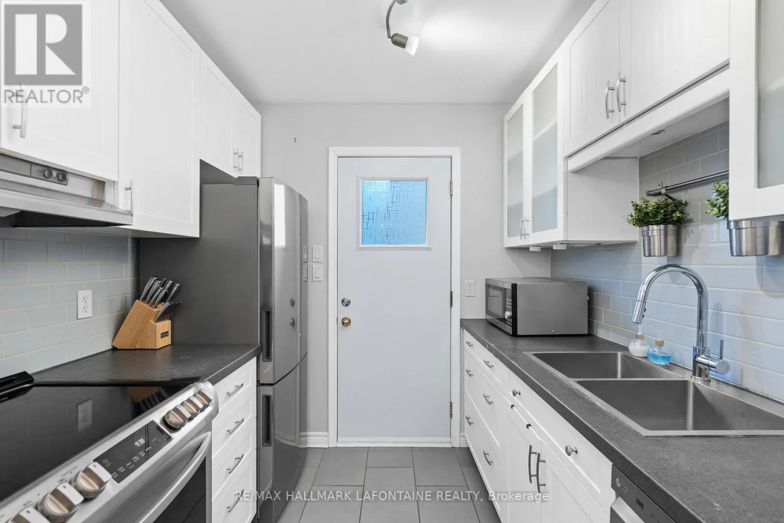 43 - 115 RENOVA PRIVATE