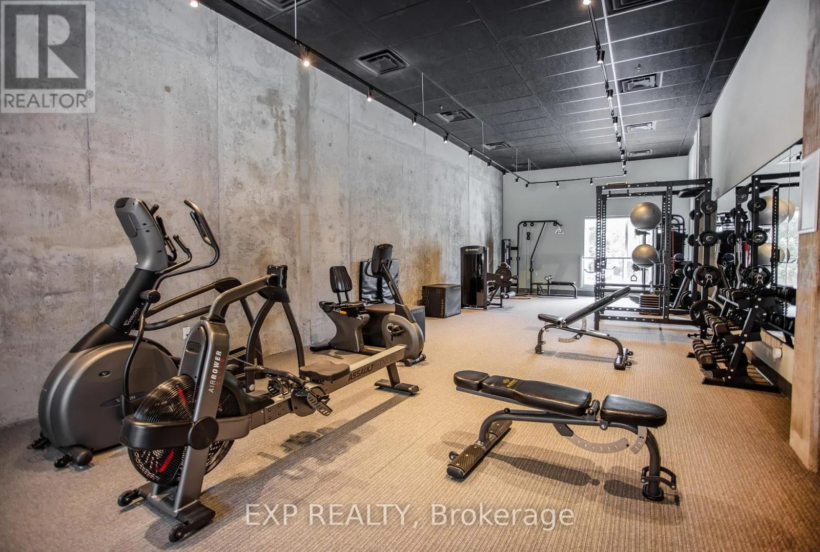 905 - 770 SOMERSET STREET W