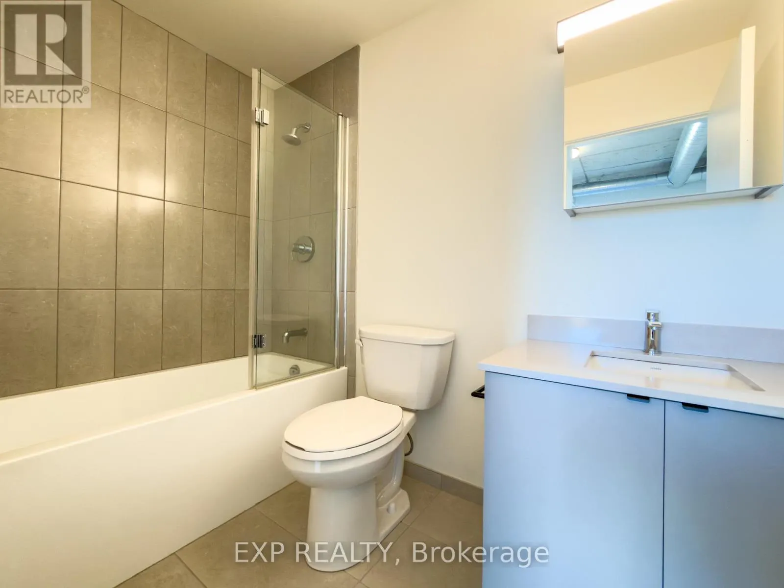 905 - 770 SOMERSET STREET W