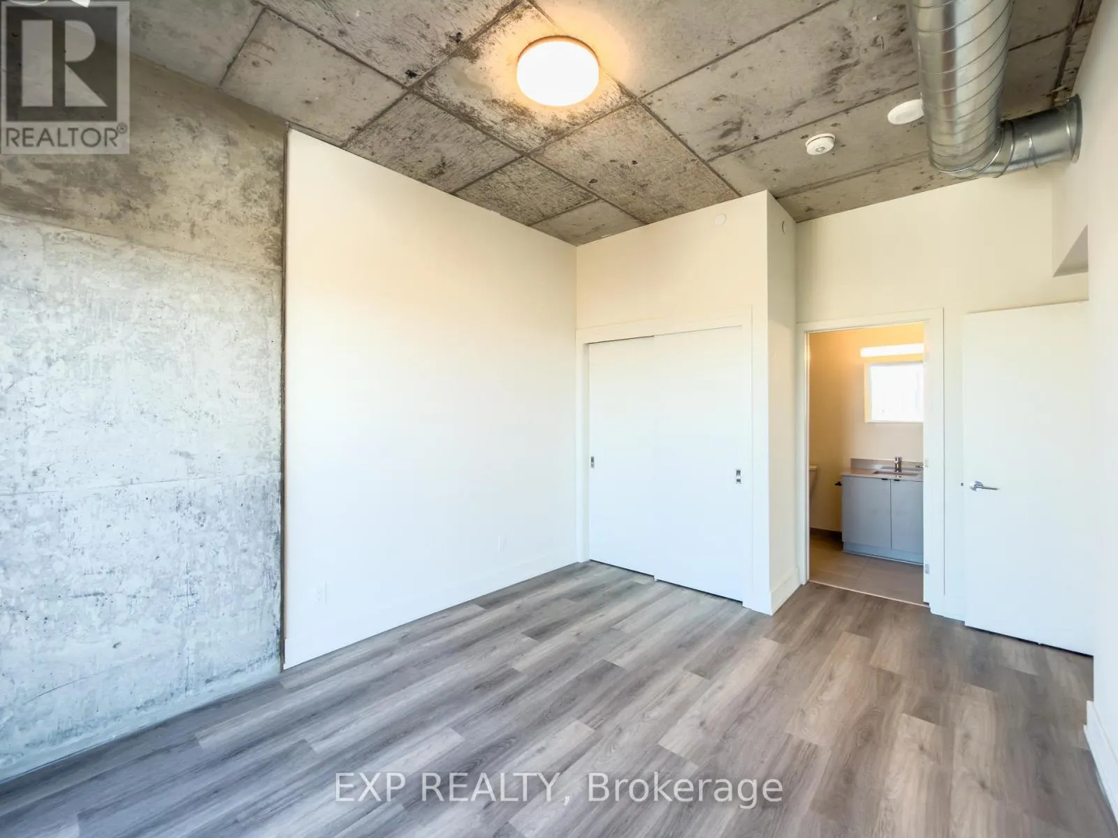 905 - 770 SOMERSET STREET W