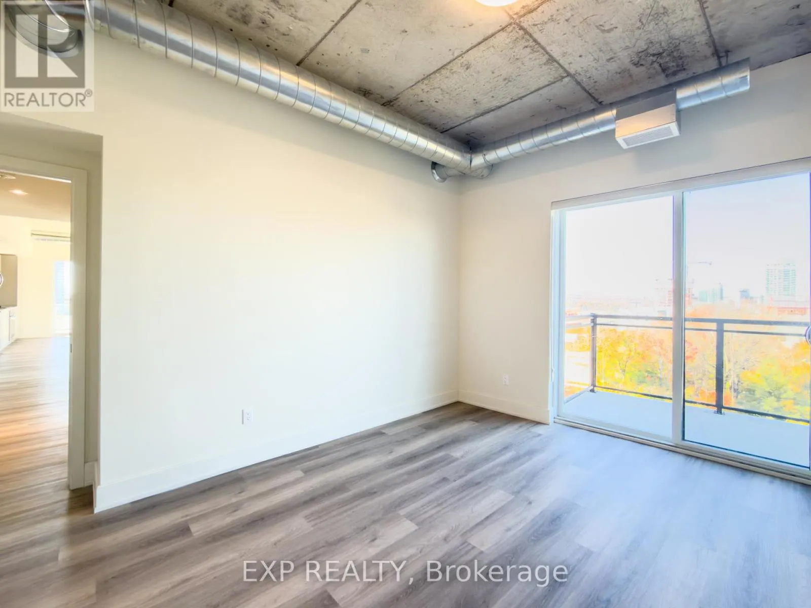 406 - 770 SOMERSET STREET W